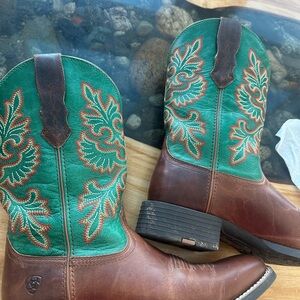 Ariat Women’s Cowgirl boots